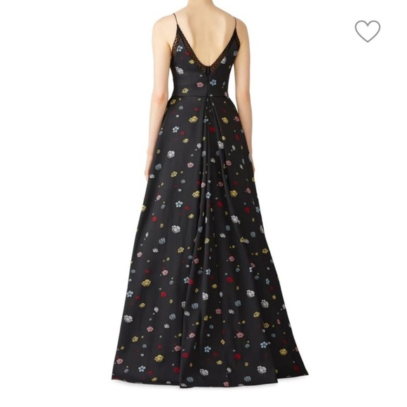 MONIQUE LHUILLIER
Floral A Line Ball Gown size 8 - Picture 3 of 11